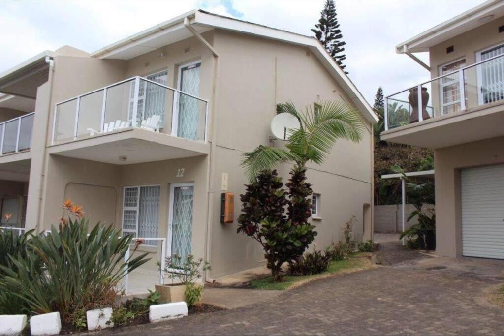 Uvongo 12 Appartement *